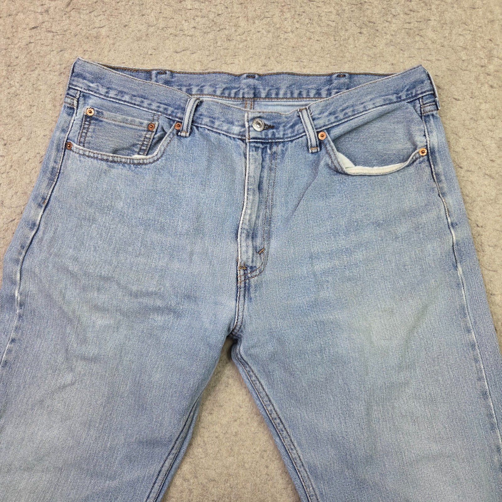 Levis 505 Mens Jeans 38×34 Blue Light Wash Denim Straight Fit Zip Fly 5-Pocket