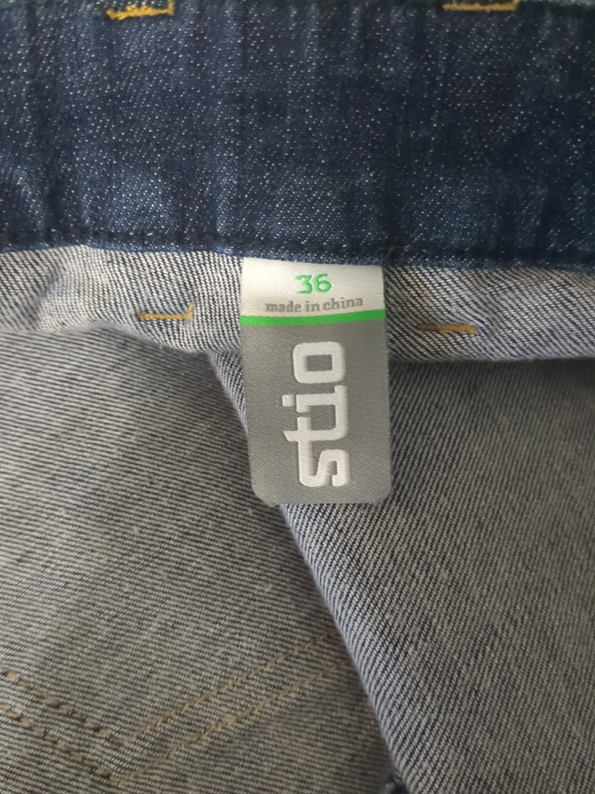 Stio Blue Rivet Dark Denim Distressed Jeans Mens 36×32 99%Cotton/1%Spandex
