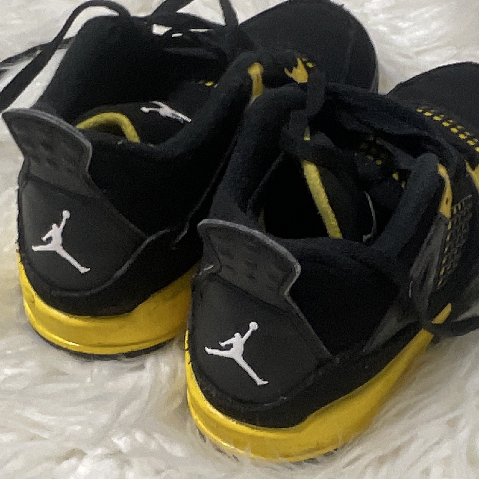Jordan Black/Yellow Mid Top Lace-Up Athletic Sneakers Teens US 13