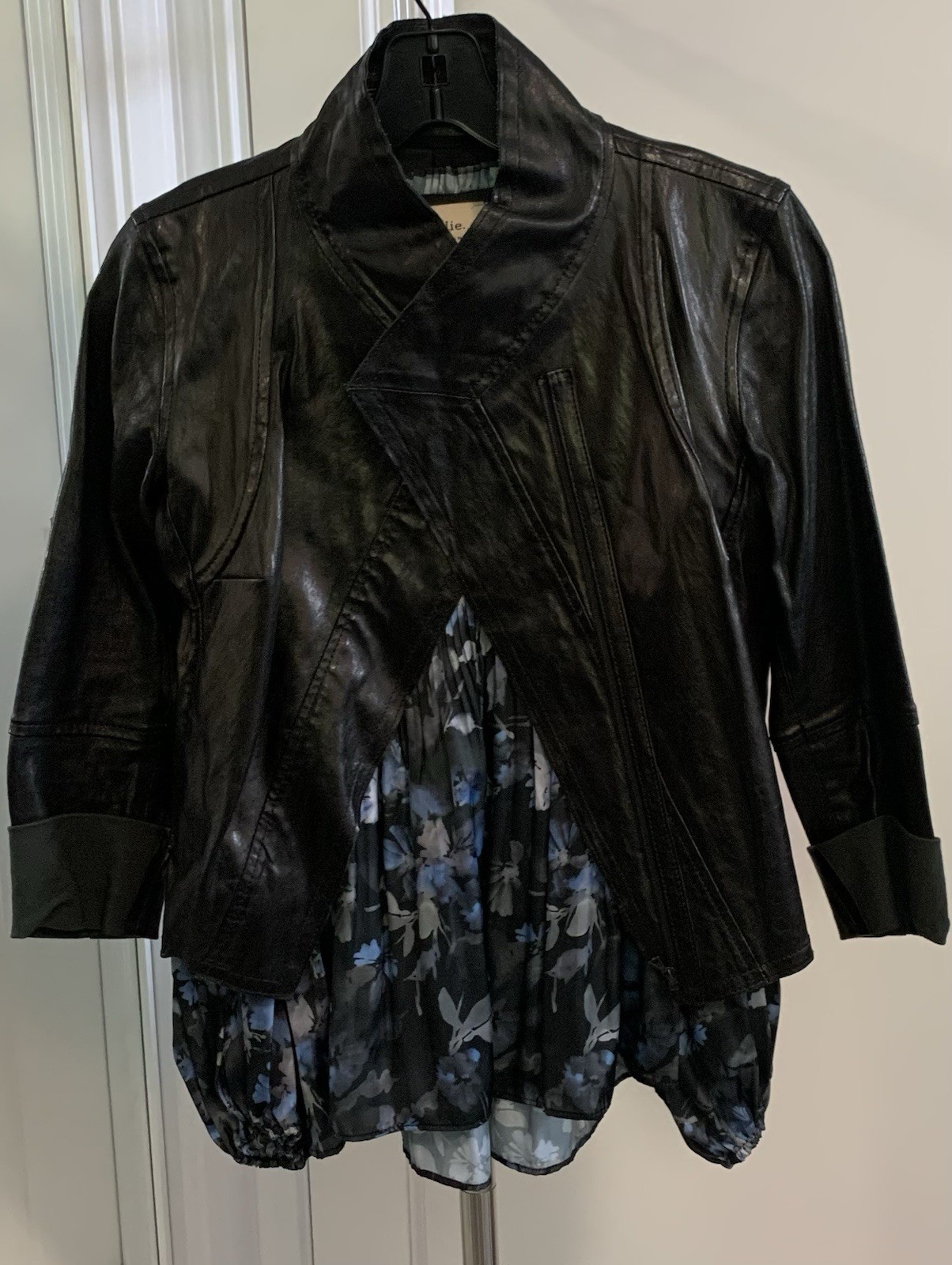 Ellie Tahari Top Stretchy XS -Dress Up Or Down (can Fit Up To Medium)