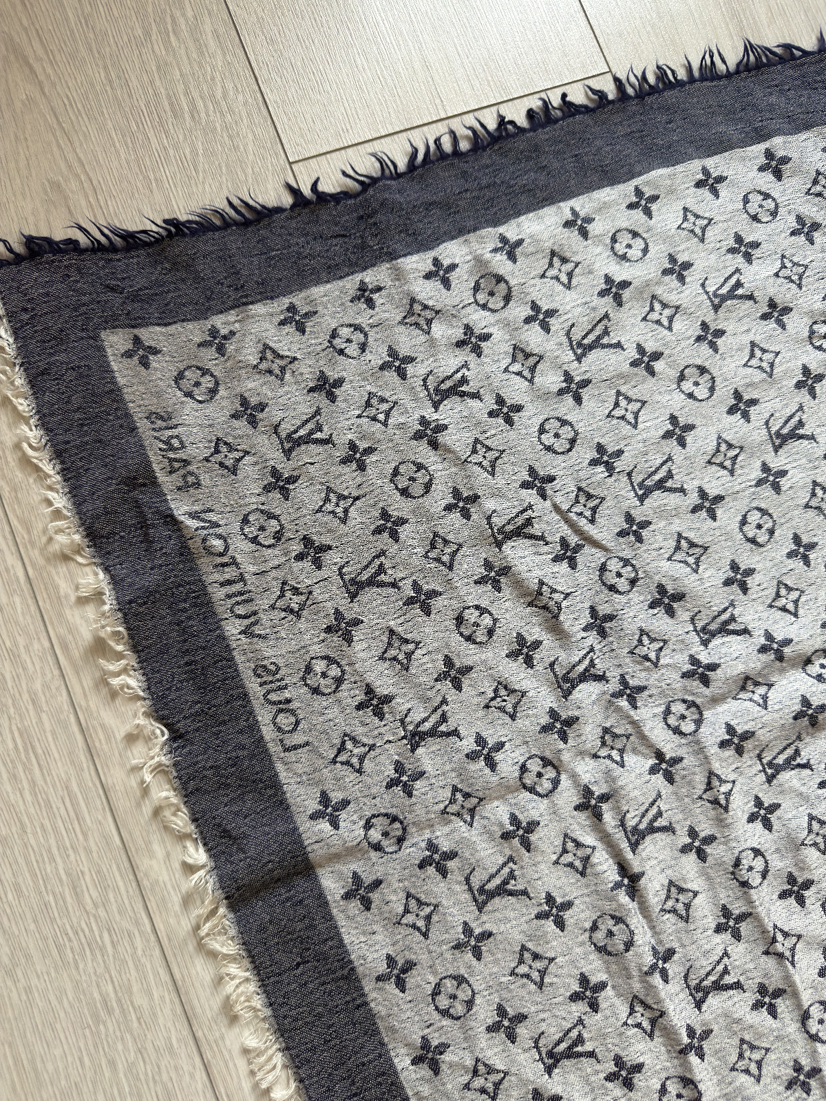 louis vuitton monogram shawl