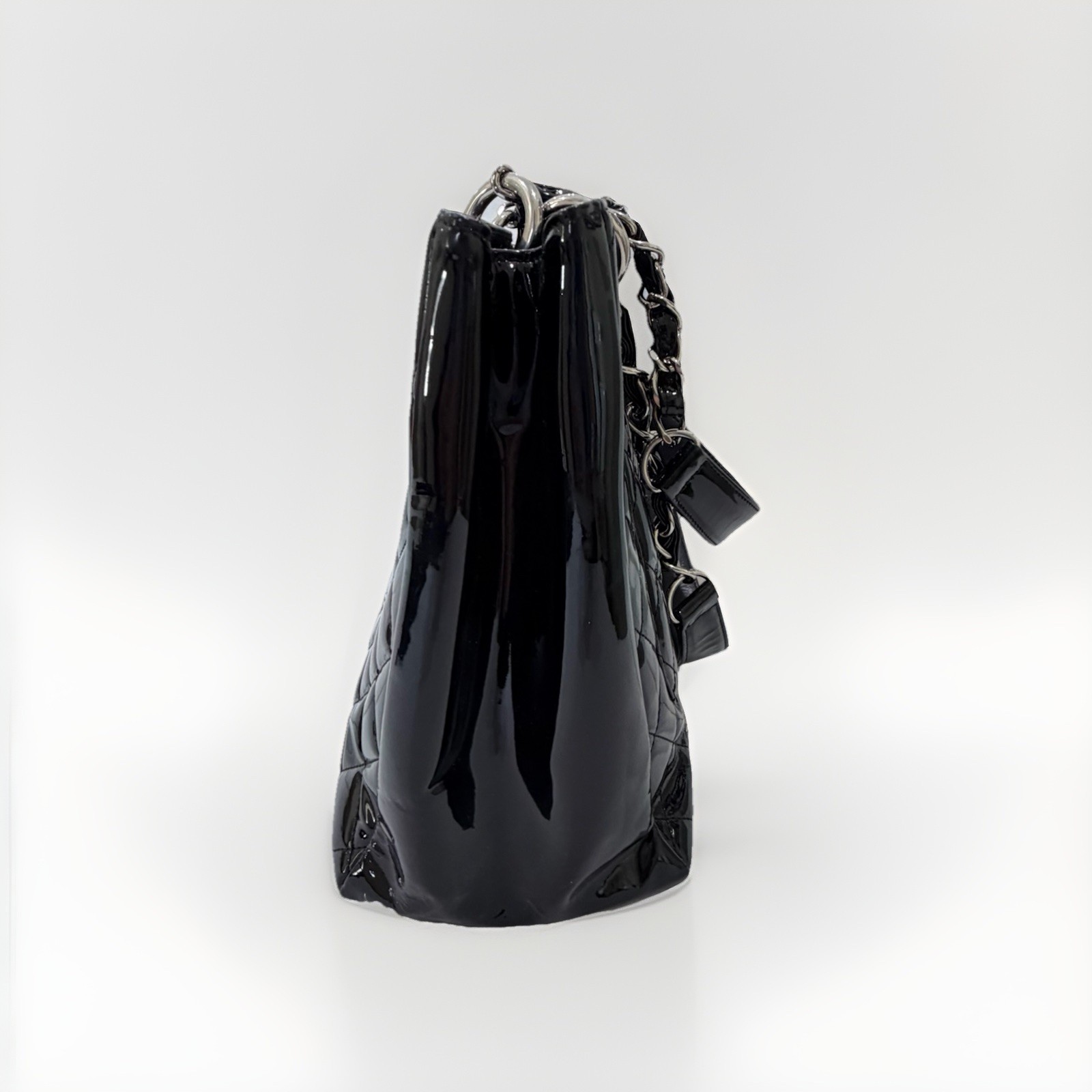💎✨CHANEL Entrupy Authenticated 💎✨ Black Patent Leather Quilted CC Tote Bag