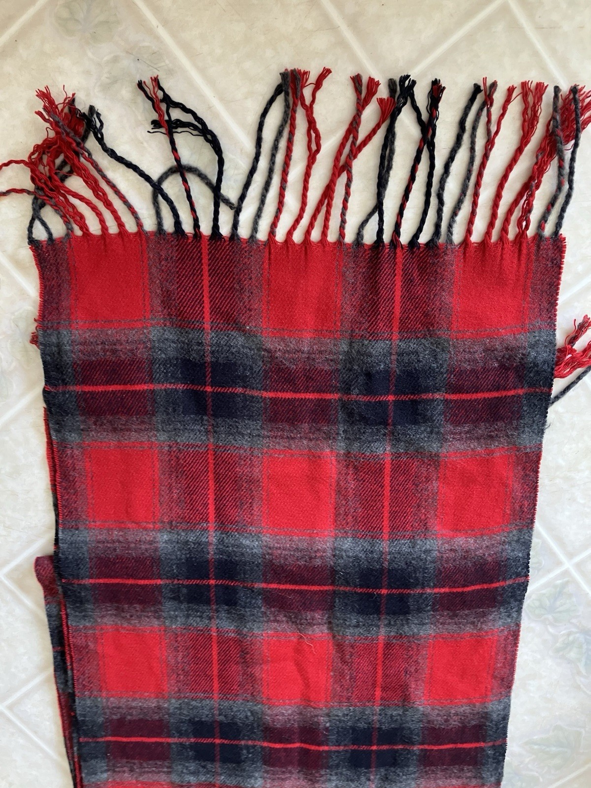 Men’s Women’s Winter Made in Scotland 100% CASHMERE Scarf Red Gray Plaid