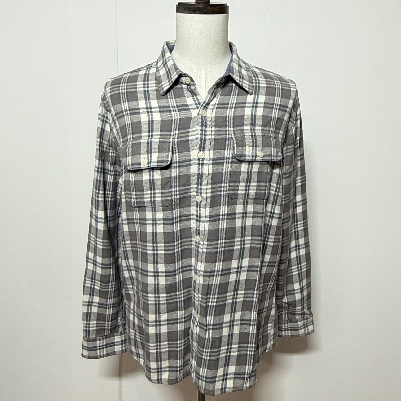 The Normal Brand Shirt Men XL Gray Plaid Button Up Flannel Pockets Long Sleeve