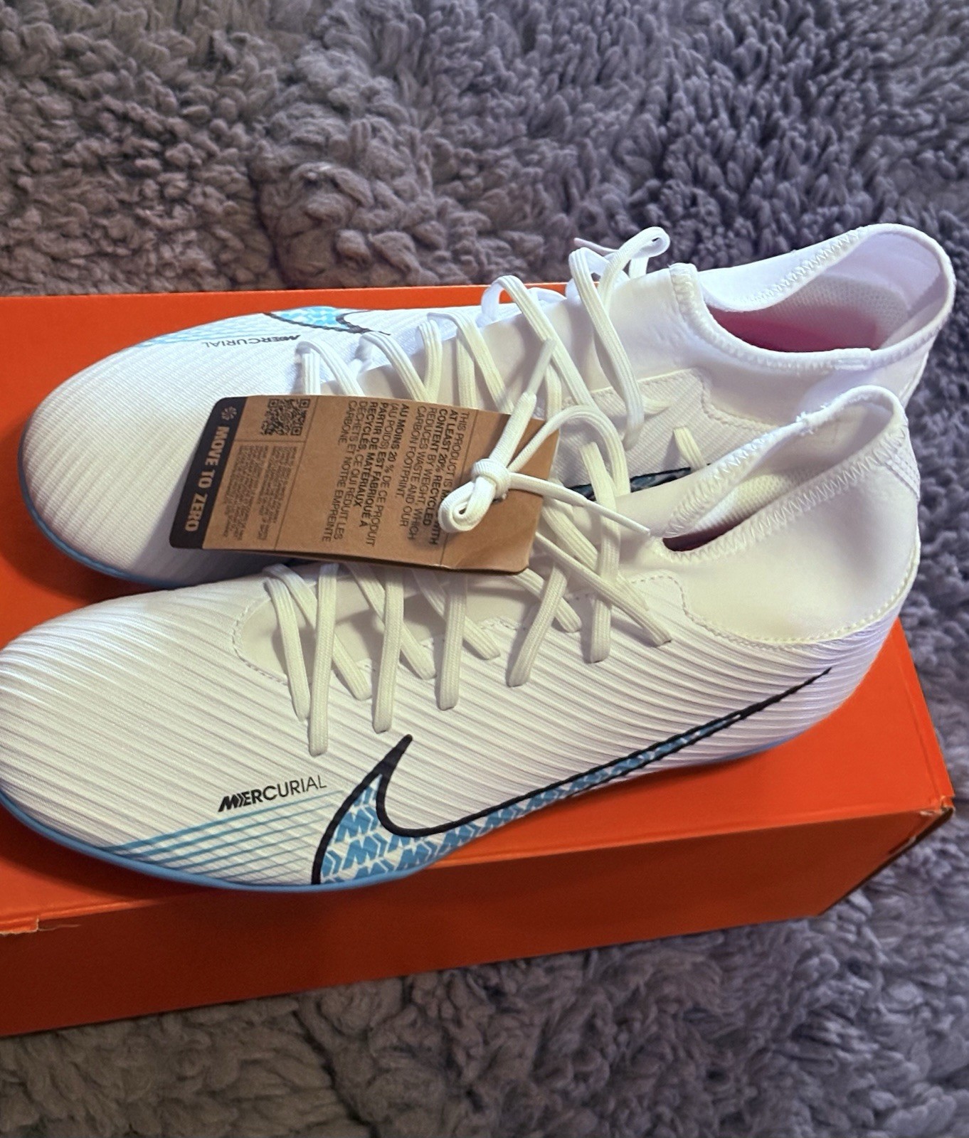 Nike Mercurial Men’s Soccer Cleats Low Top Lace-Up White Blue Pink Black