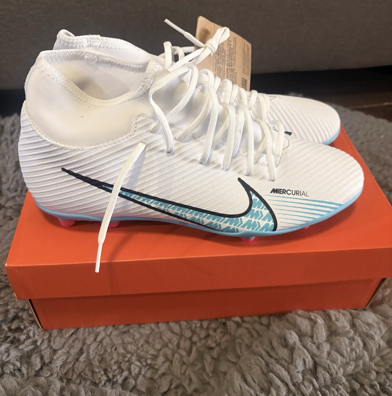 Nike Mercurial Men’s Soccer Cleats Low Top Lace-Up White Blue Pink Black