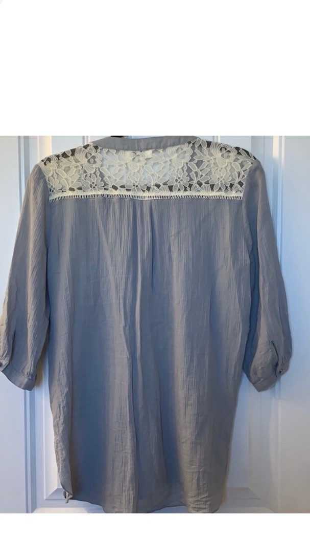 Hayden Women’s Gray Solid Lace Yoke Button Front Blouse Top 3/4 Sleeve