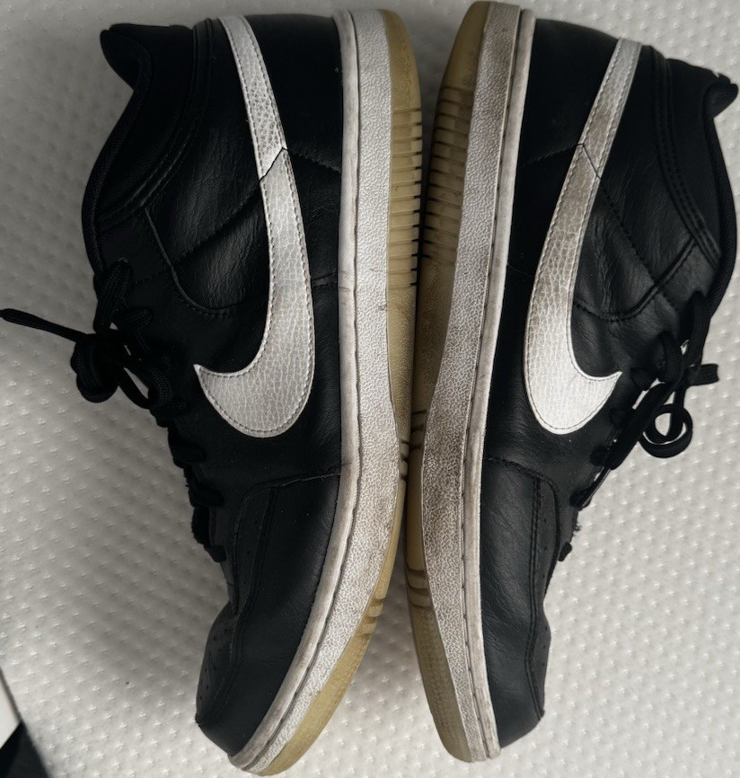 Nike Black White Mid Top Basketball Sneakers Leather Lace Up