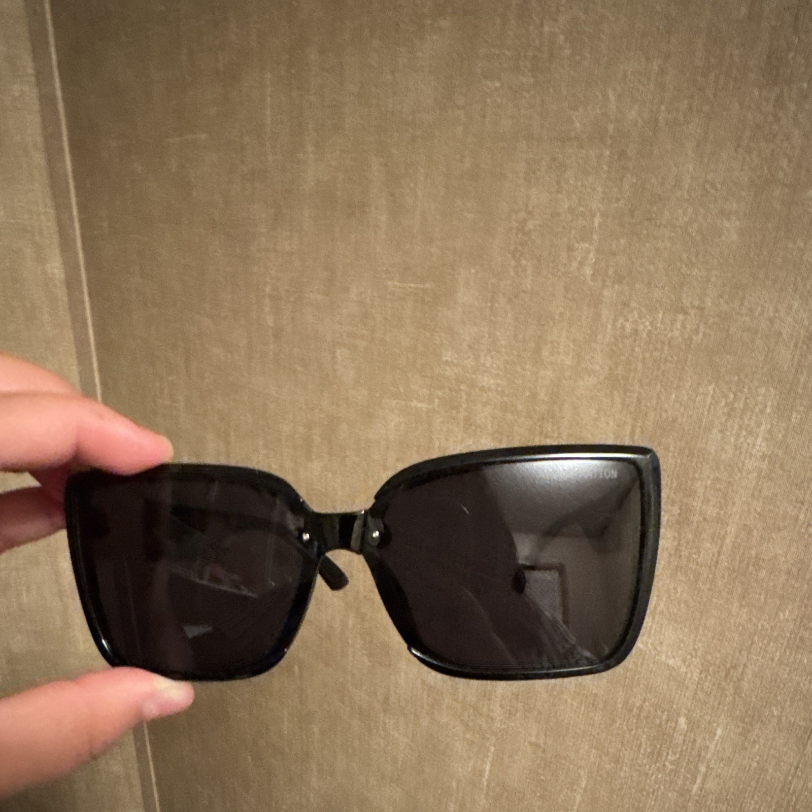 Louis Vuitton Women’s Square Sunglasses Black Plastic Frame Black Tinted