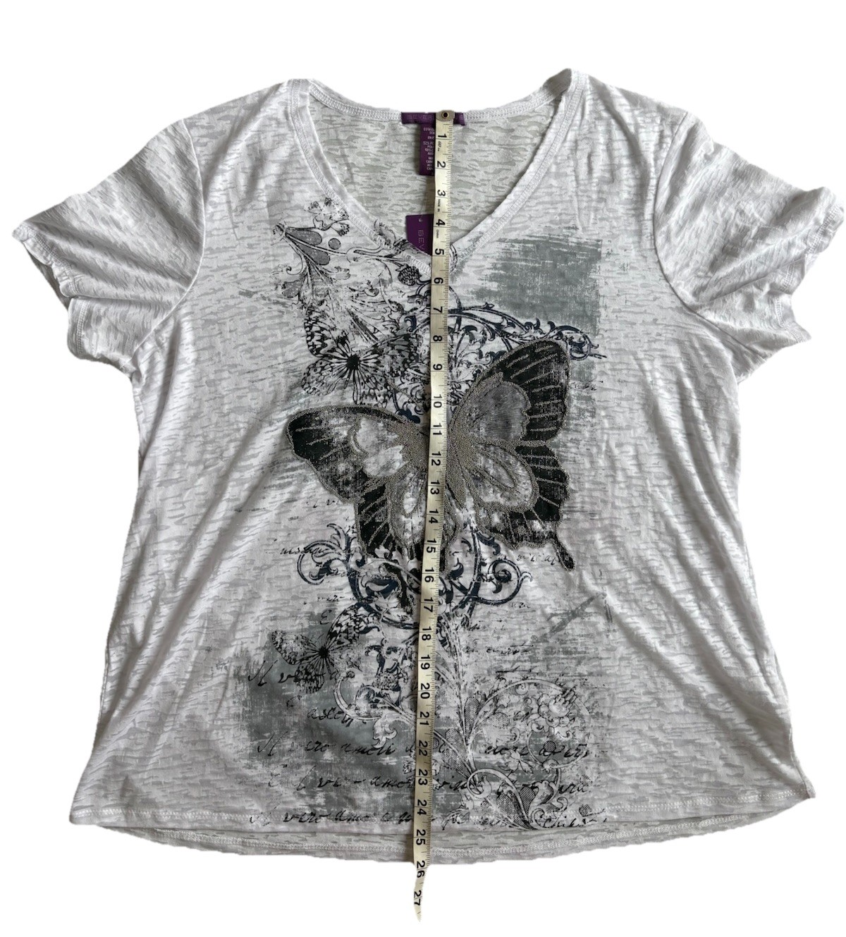 Beverly Drive Women’s Y2K 3X Plus White Knit V-Neck Tee Butterfly Graphic Beaded