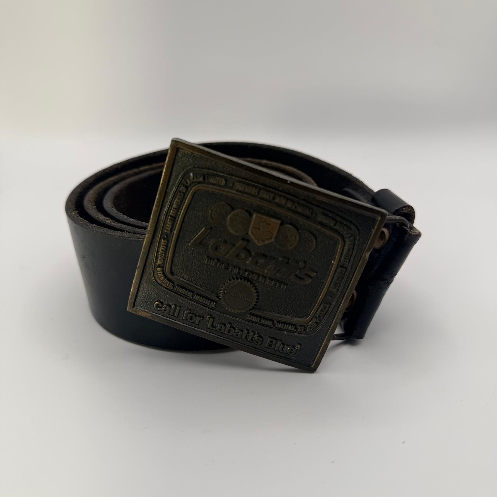 VINTAGE 1976 LABATT’S BLUE PILSENER BEER BRASS/METAL BELT BUCKLE