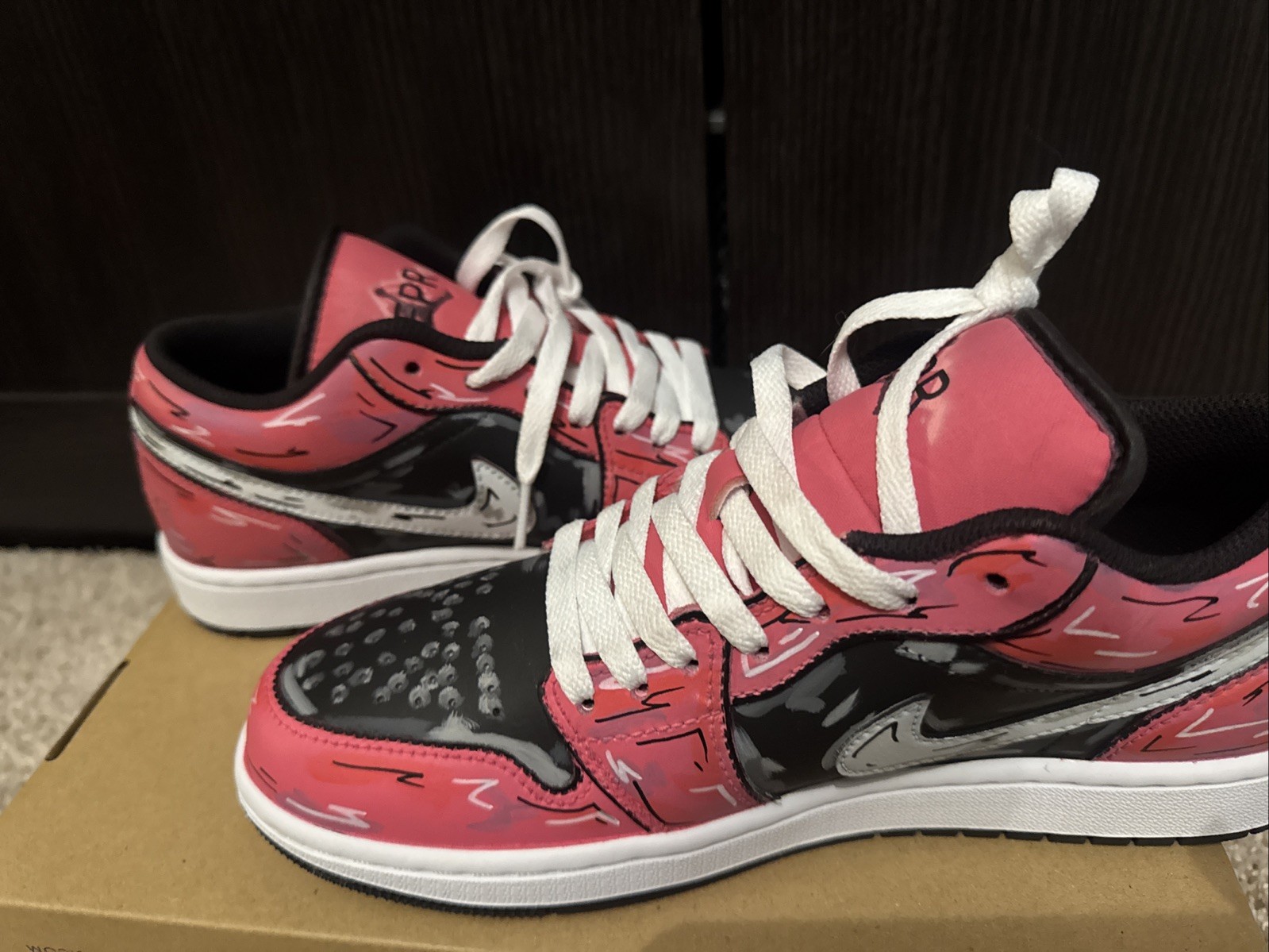 Cartoon Style Nike Jordan 1 Lows Men’s Size 7. Please See Description & Photos!