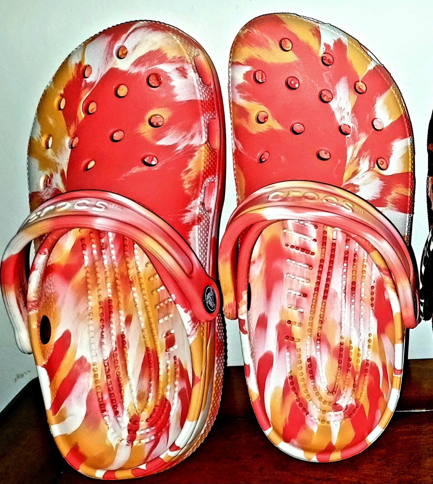 Womens Classic Crocs W8M6 Orange Swirl/ Tye Dye. Preowned