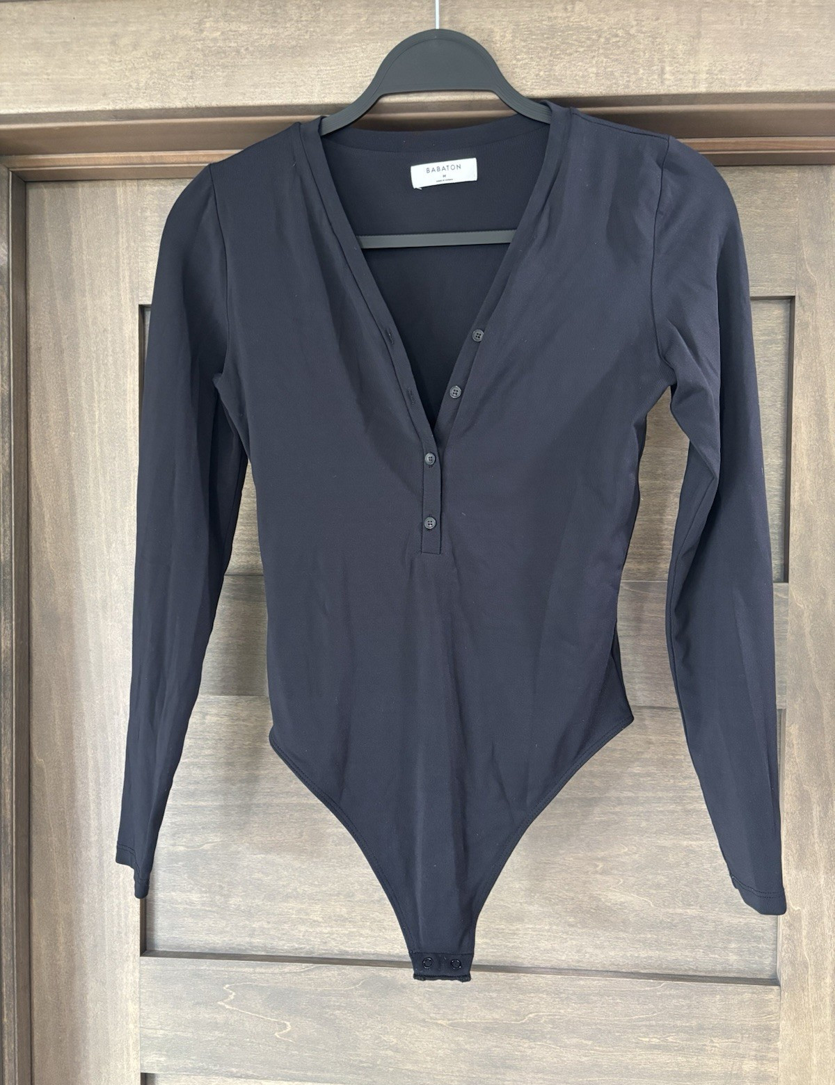 Aritzia Babaton Women’s Black Solid Long Sleeve V-Neck Button Bodysuit Size S