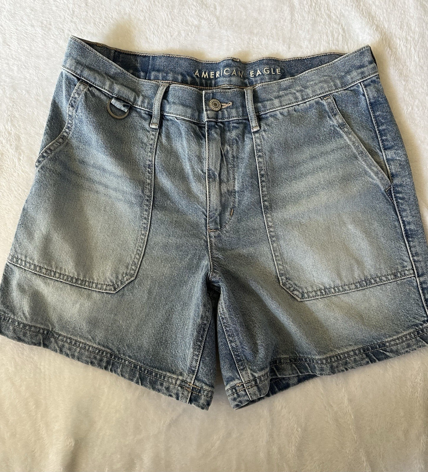American Eagle High Waisted Utility Denim Shorts Size 8 Light Wash Patch Pocket