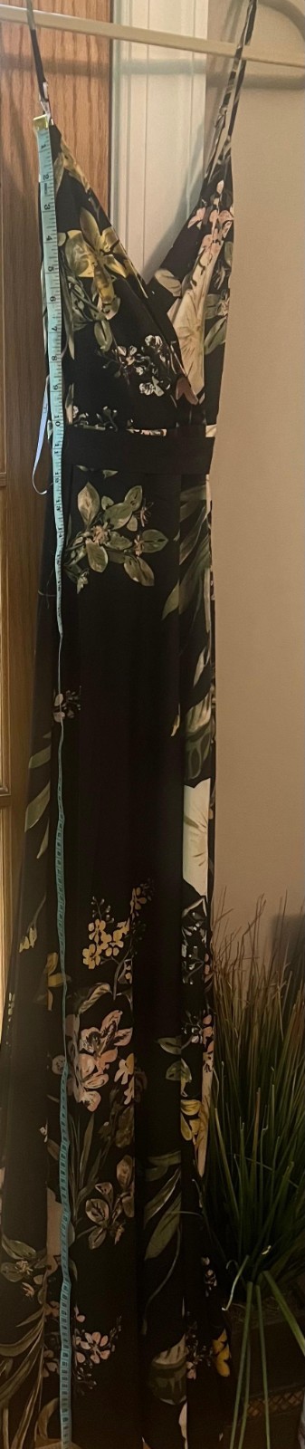 Beautiful Satin Maxi Dress from Lulus – New without tags – XS