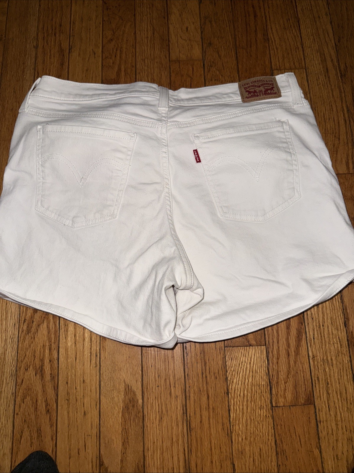 Levi Strauss Womens Shorts Size Mid Rise Mid Length Denim White Size 32 New