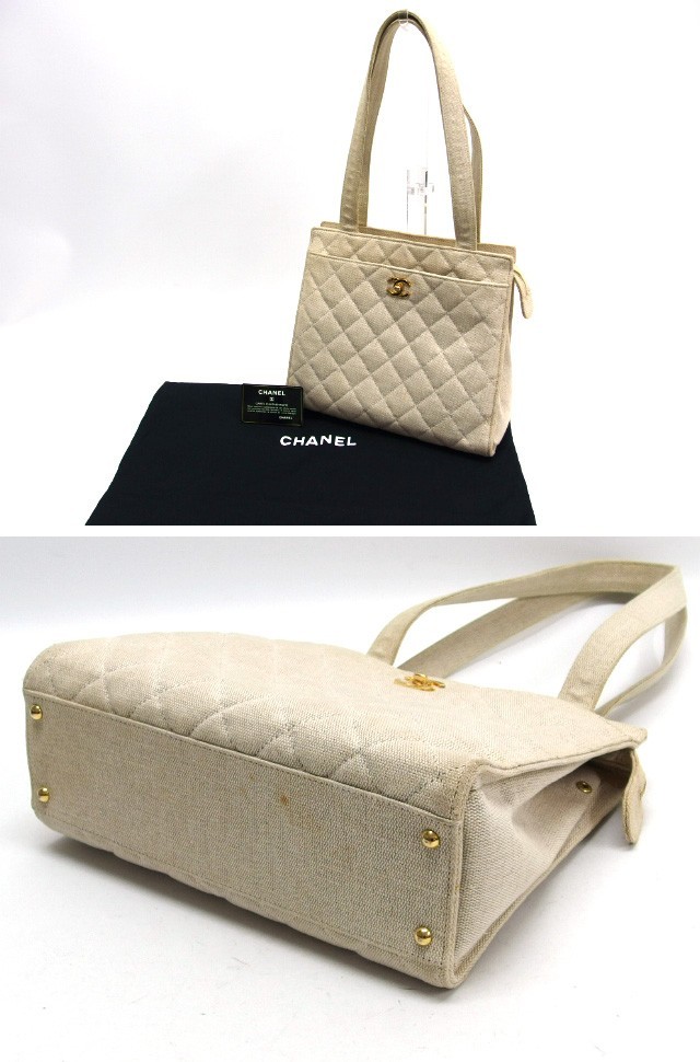 Matelassé Canvas Tote Bag with CC Logo – Ivory 1CH01498