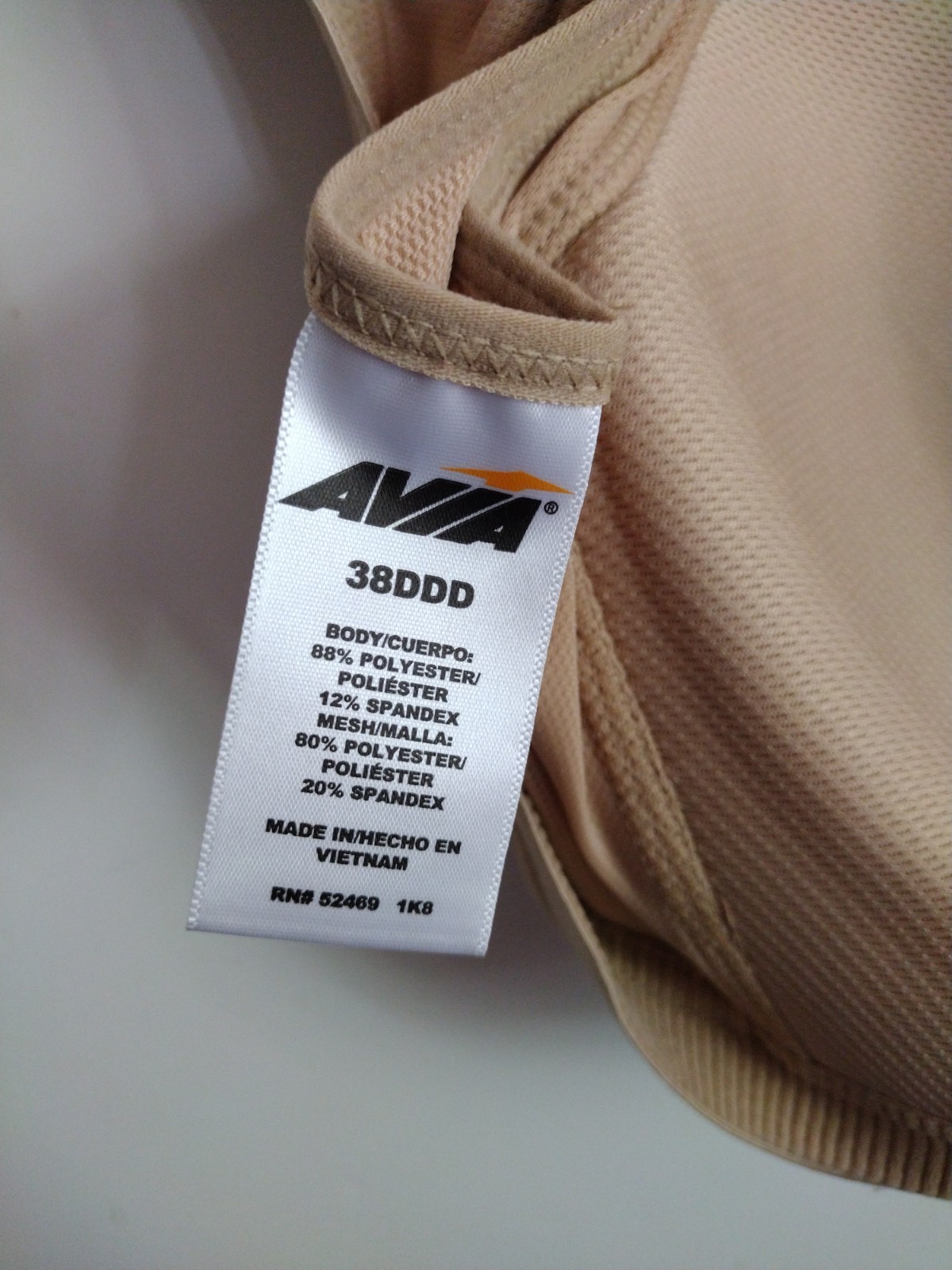 Avia 76L627Underwire Lined Sport Bra Size 38DDD NUDE CONVERTIBLE STRAPS