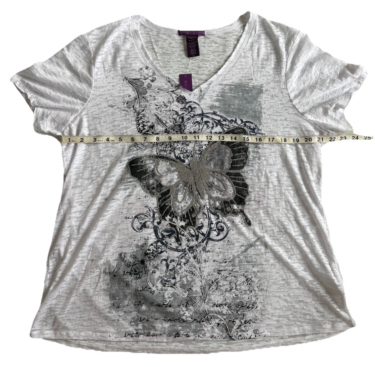 Beverly Drive Women’s Y2K 3X Plus White Knit V-Neck Tee Butterfly Graphic Beaded