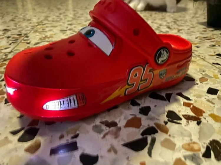 Kid’s LIGHT-UP Lightning McQueen Crocs boys girls Shoe Clog Disney C8-J3 Size **