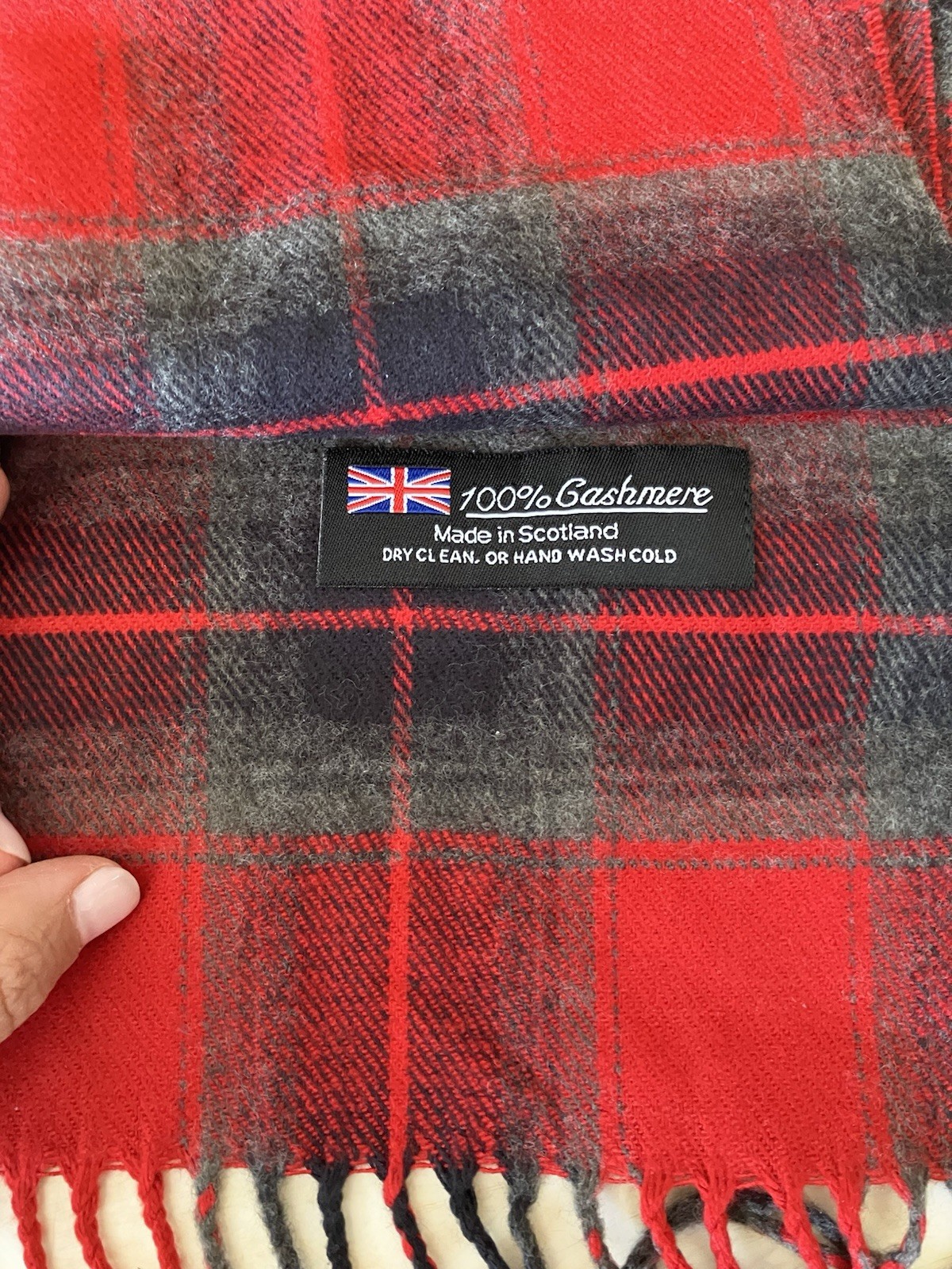 Men’s Women’s Winter Made in Scotland 100% CASHMERE Scarf Red Gray Plaid