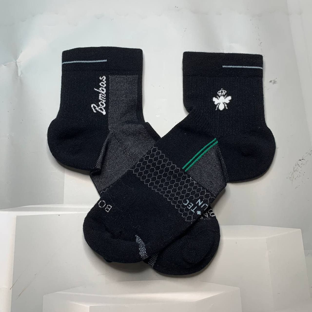 Bombas Men’s Quarter Socks 4 Pair Pack Black Green Size M Medium L Large New