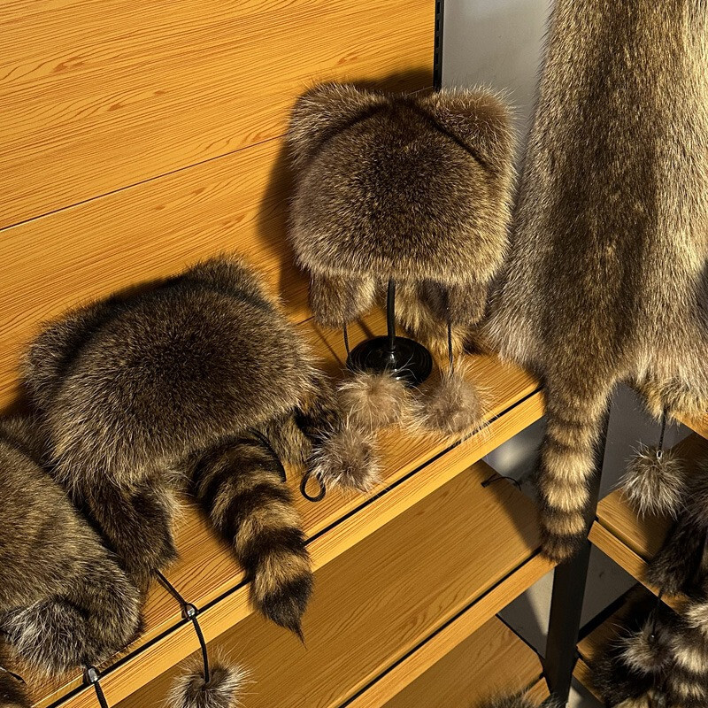 1pcs Adult Real Raccoon Fur Hat Trapper Hat Russian Hat Ushanka Ski Hunter Hat