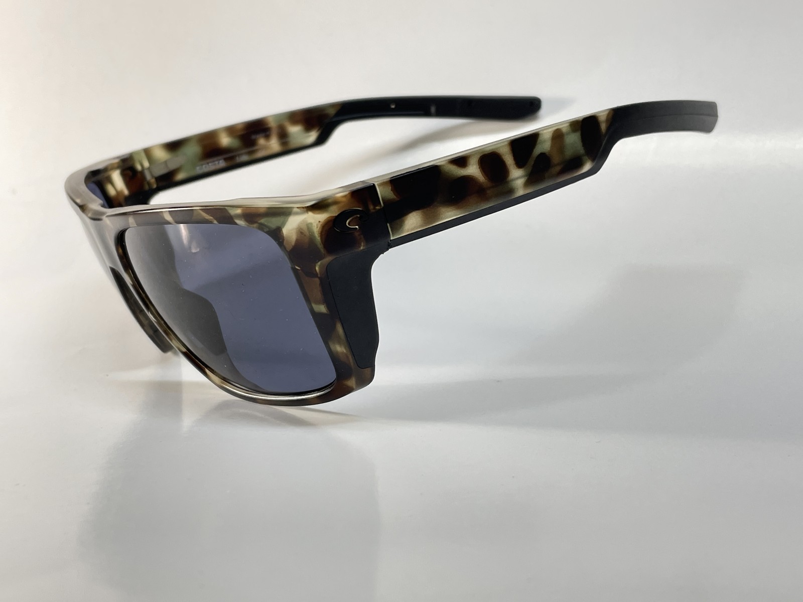 Costa Del Mar Lido sunglasses Wetlands frame Gray 580P plastic lens