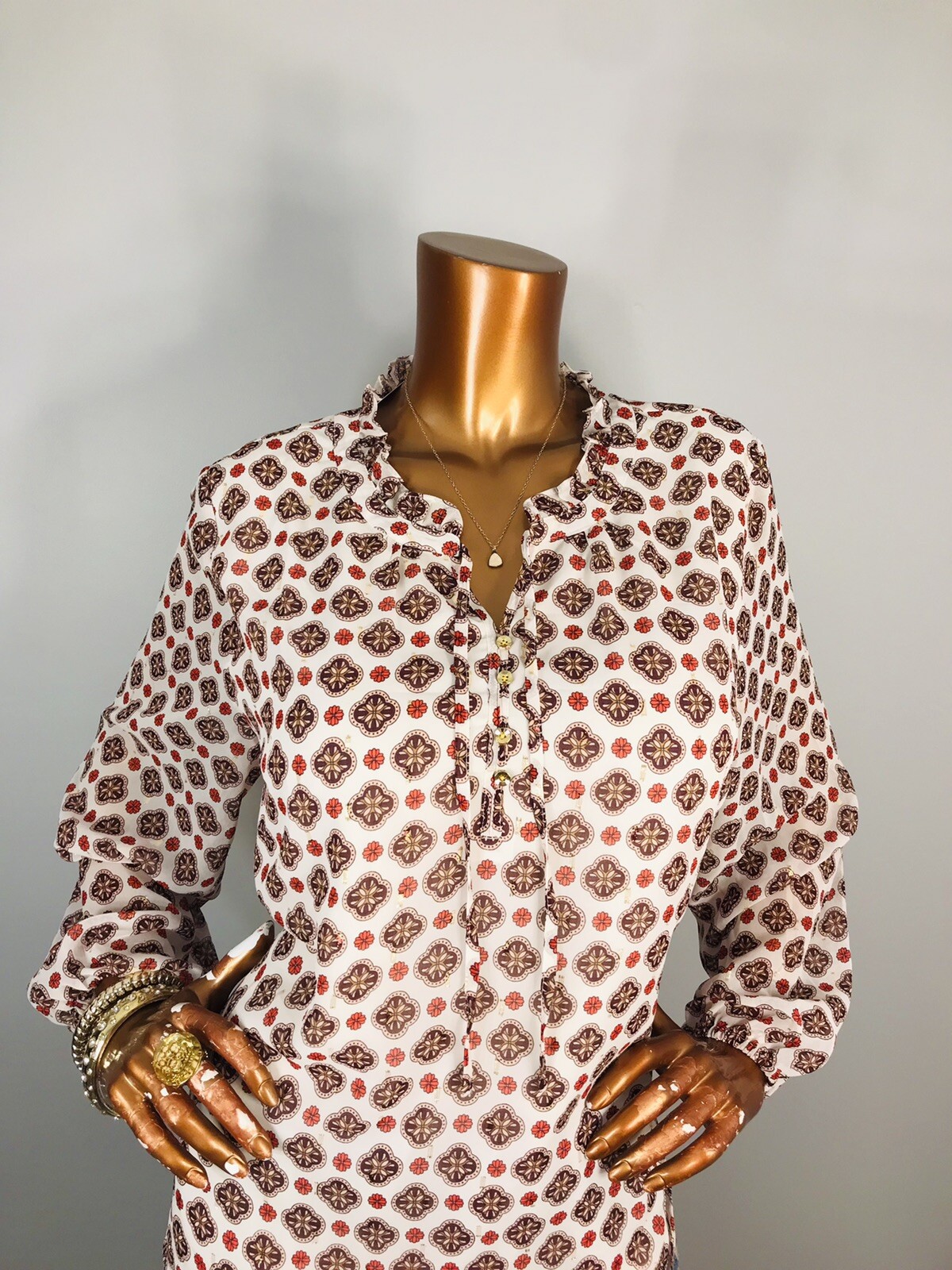 Talbots XL P Damask Print Shiny Low Cut Blouse 1/2 Button Up Lite Soft Easy Wear