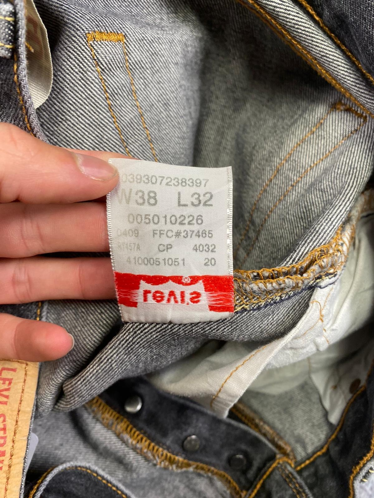 Levi’s 501 Original Jeans Mens W38 L32 Black Denim Faded Button Fly Shrink Fit