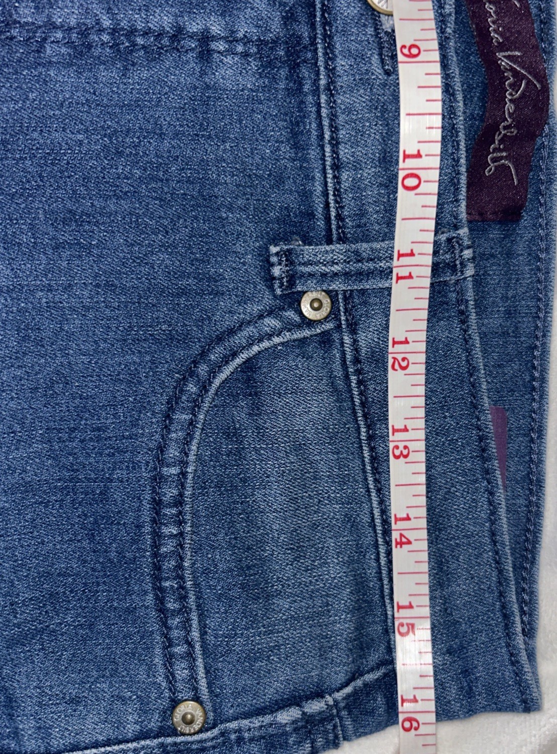 Woman’s Gloria Vanderbilt Amanda Jeans Size 10 P Short Blue Straight Leg