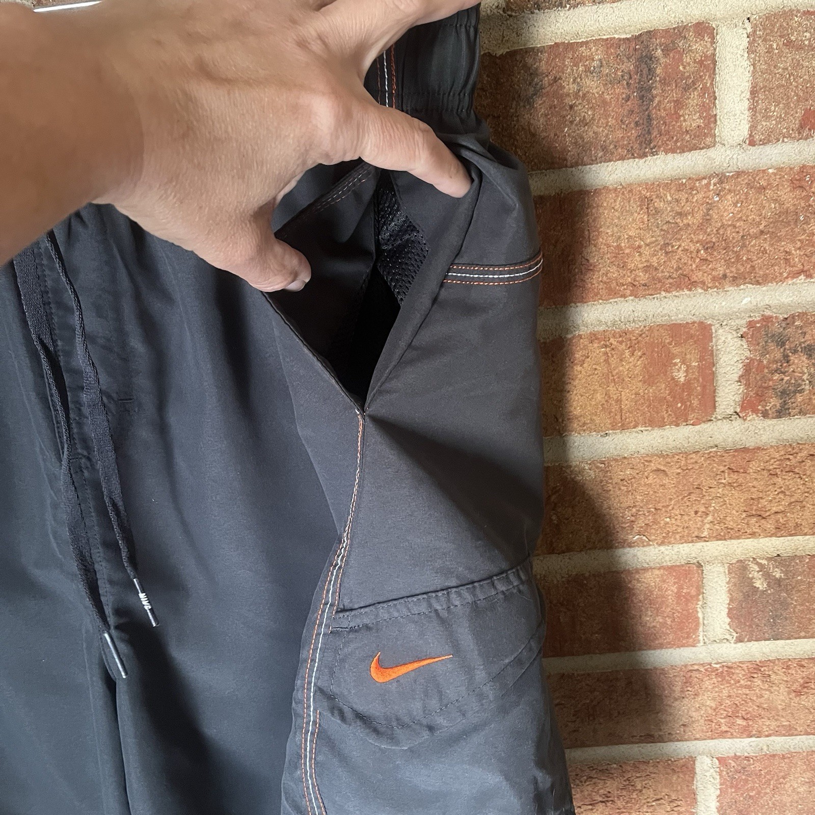 Nike Men XXL Core Volley 9″ Cargo Swim Trunks Mesh Liner Charcoal Grey Orange