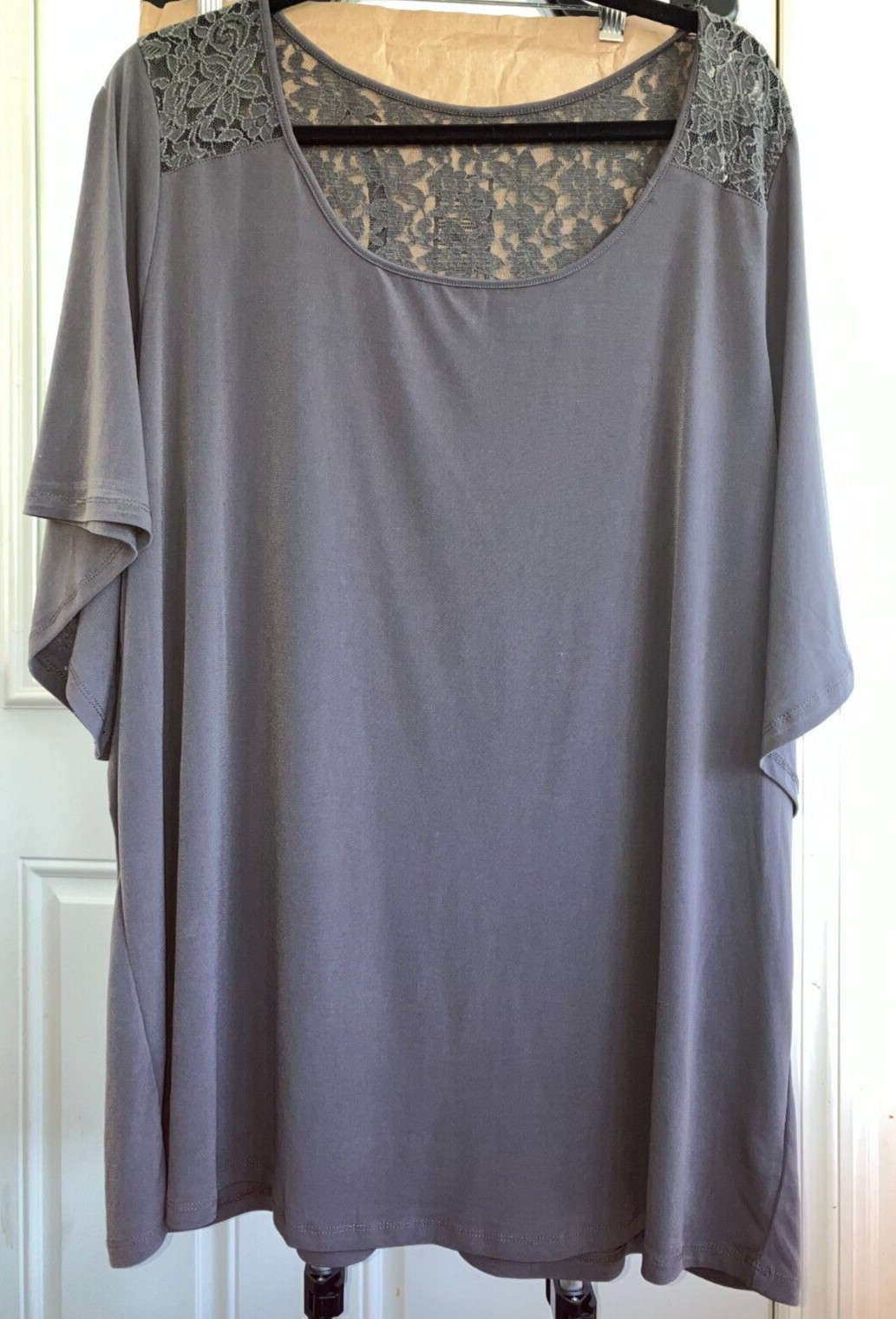 SIZE 4 TORRID GRAY WITH LACE SLINKY TOP (3X – 4X) #G510