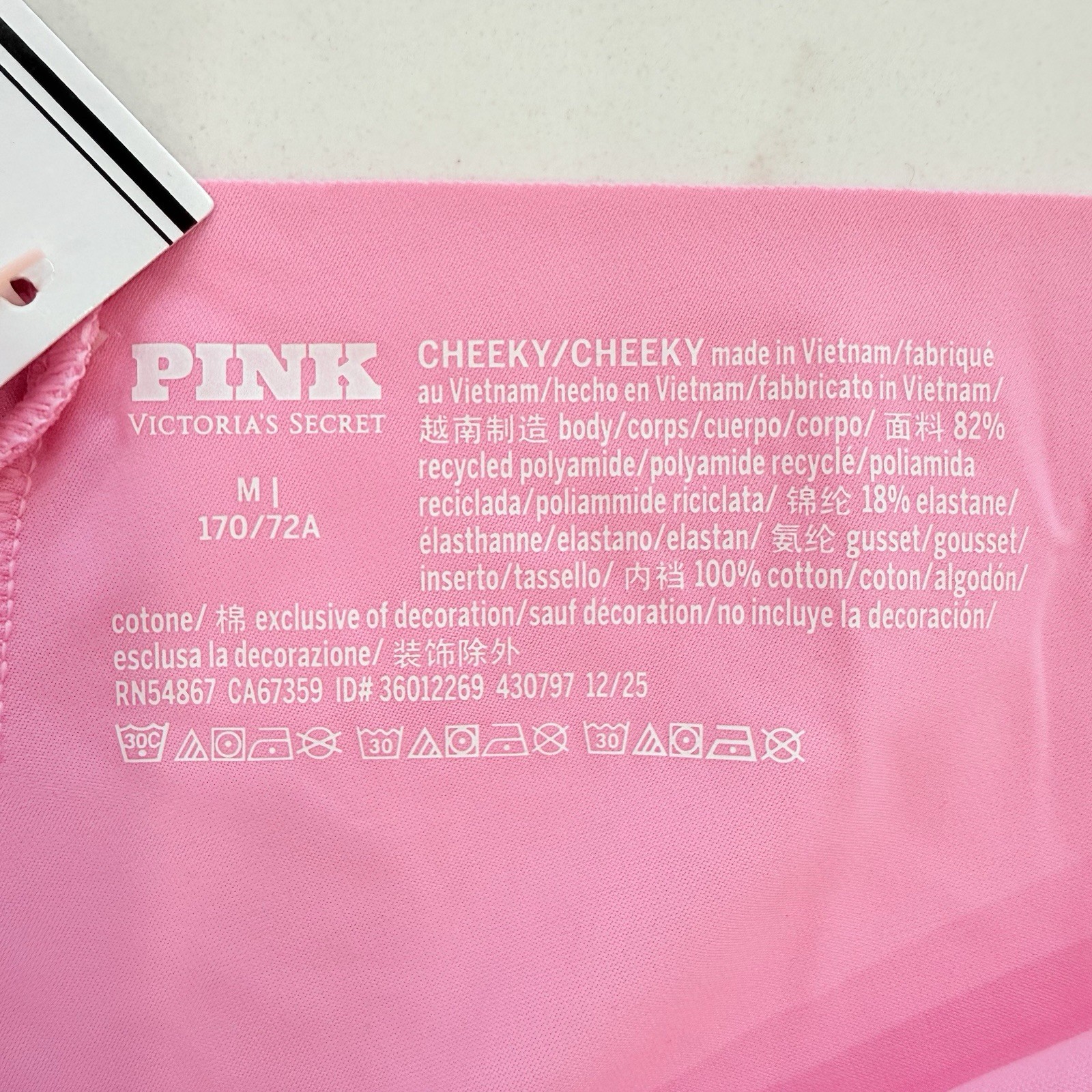 Victoria’s Secret Cheeky Panties Womens Medium No Show LOT OF 4 VS Smooth Panty