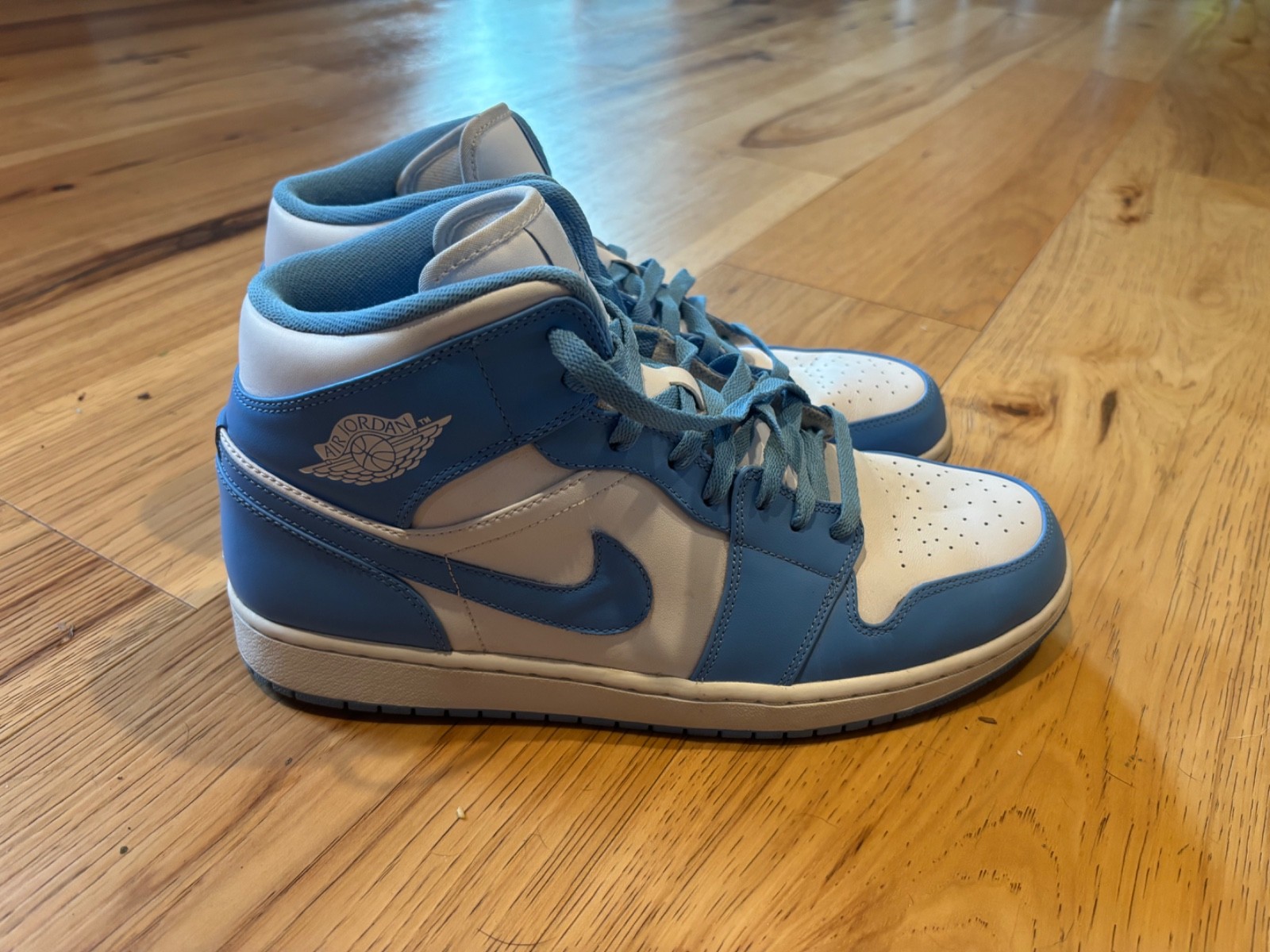 Air Jordon 1 North Carolina Mid, Size 13, Blue & White, Worn Couple Time, No Box