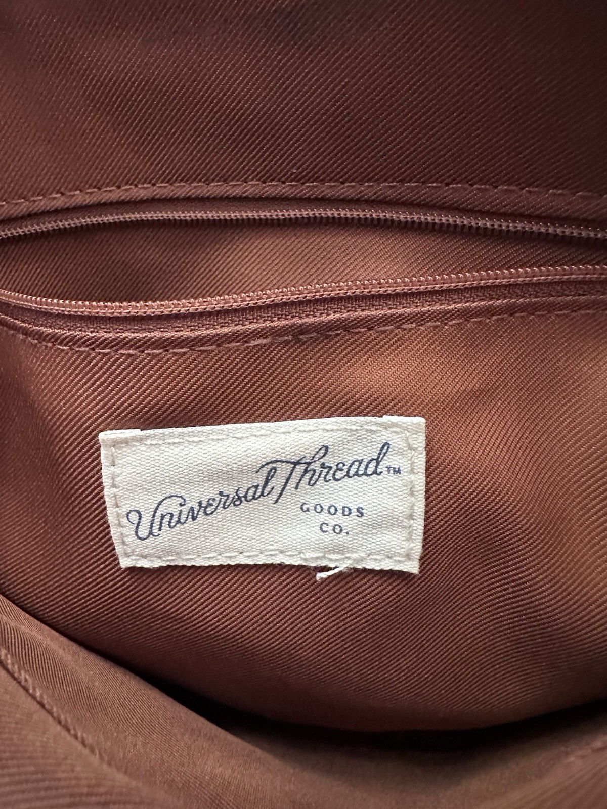 Universal Thread Brown Crossbody Bag Zip Closure Adjustable Strap Pockets Gold