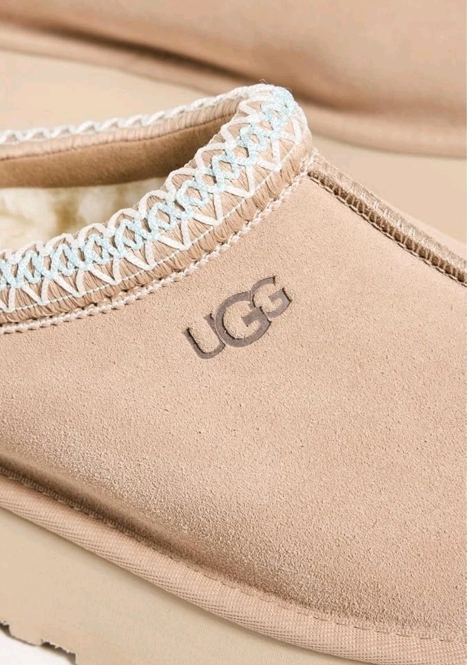 Women’s U G G Tazz Sand Platform Beach Slippers 1122553–SIZE W 9