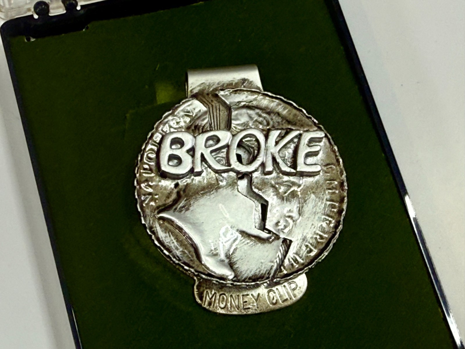 BROKE Coin Design Silver Color Vintage Novelty Money Clip Bill Holder in case