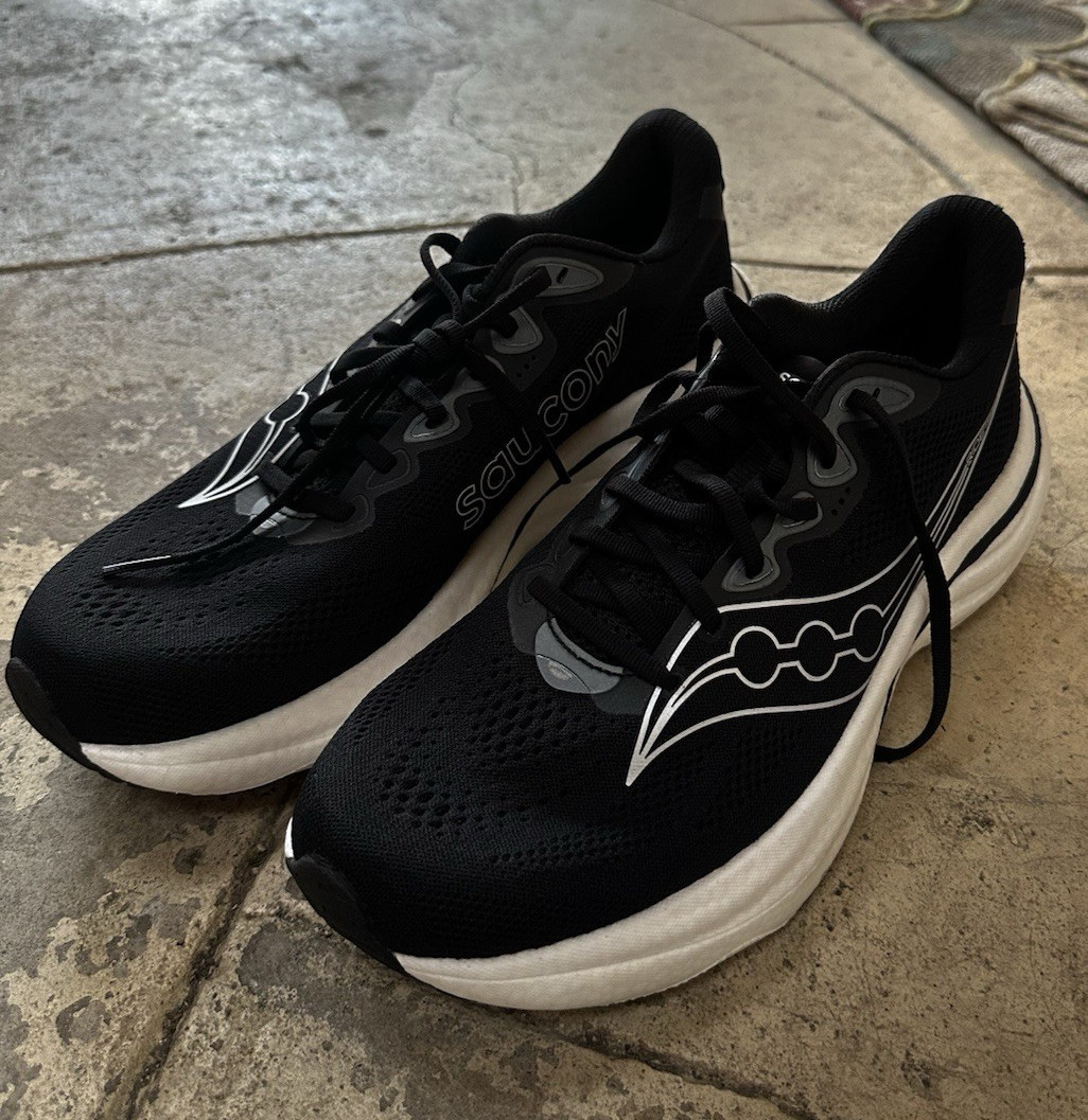 Saucony Ride 19 Men’s Low Top Lace Up Running Sneakers Black/White S21055-100
