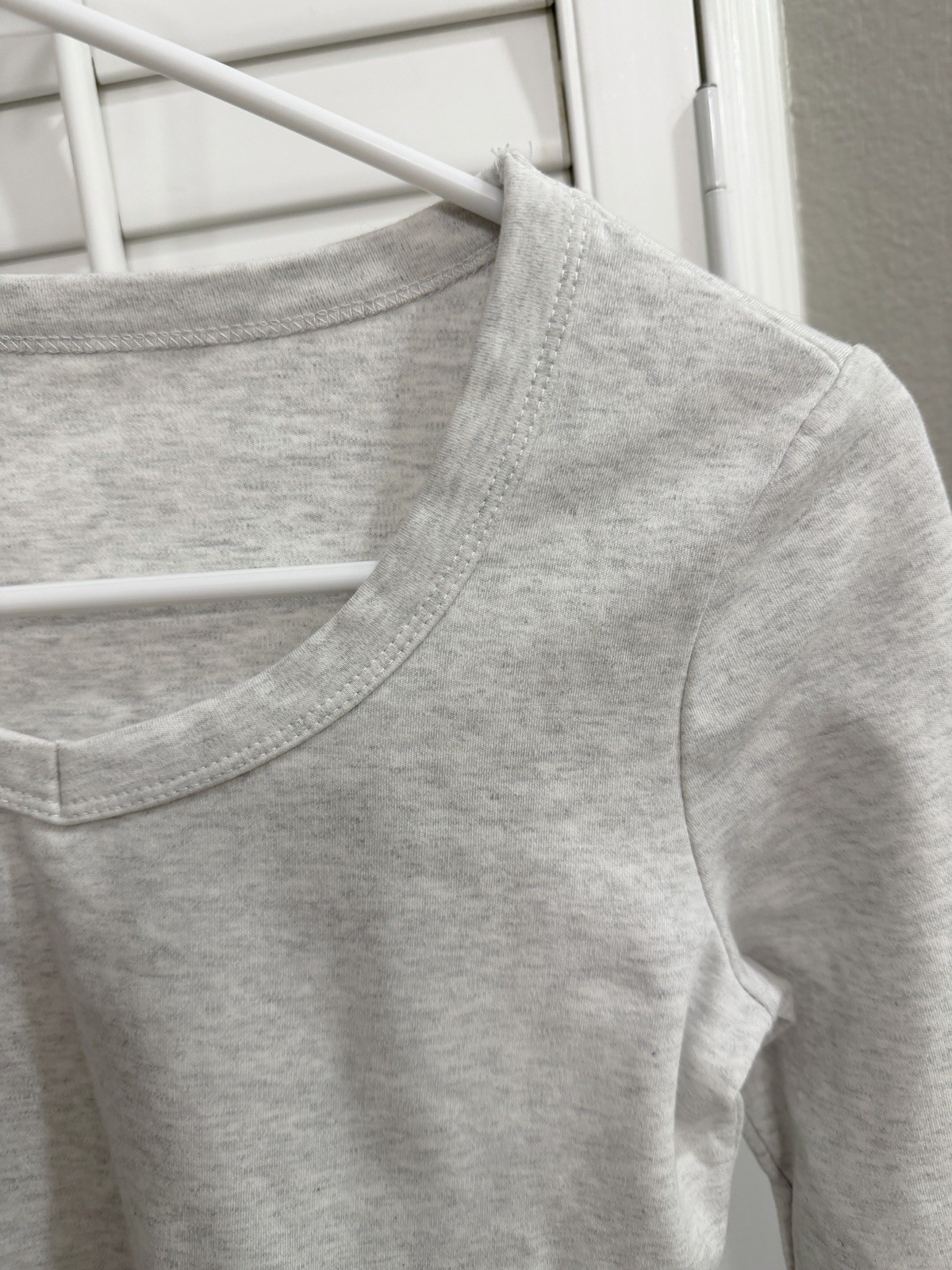 Women’s Long Sleeve Shirt Size S Heathered Ivory Fitted V Neck Plain Basic Top