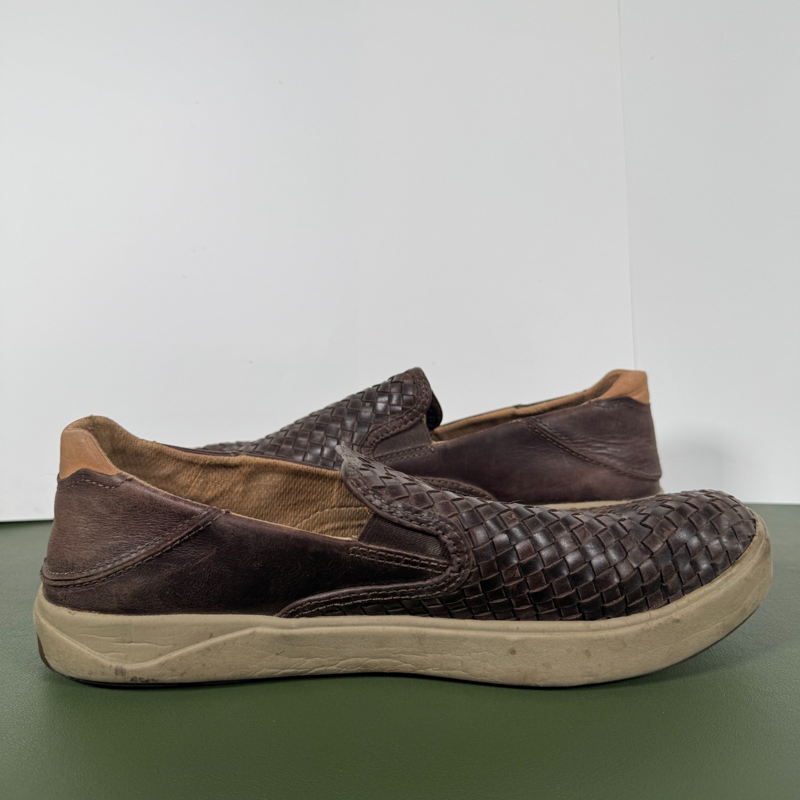 OLUKAI Lae’ahi Lauhala Men Size 10.5 M Dark Brown Woven Leather Slip On Shoes