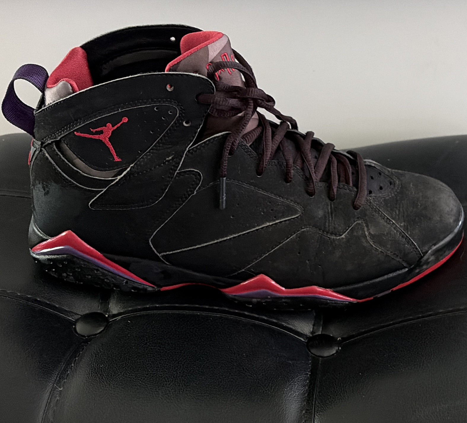 Jordan Air Jordan Men’s Mid Top Basketball Sneakers Lace-Up Black/Red/Purple