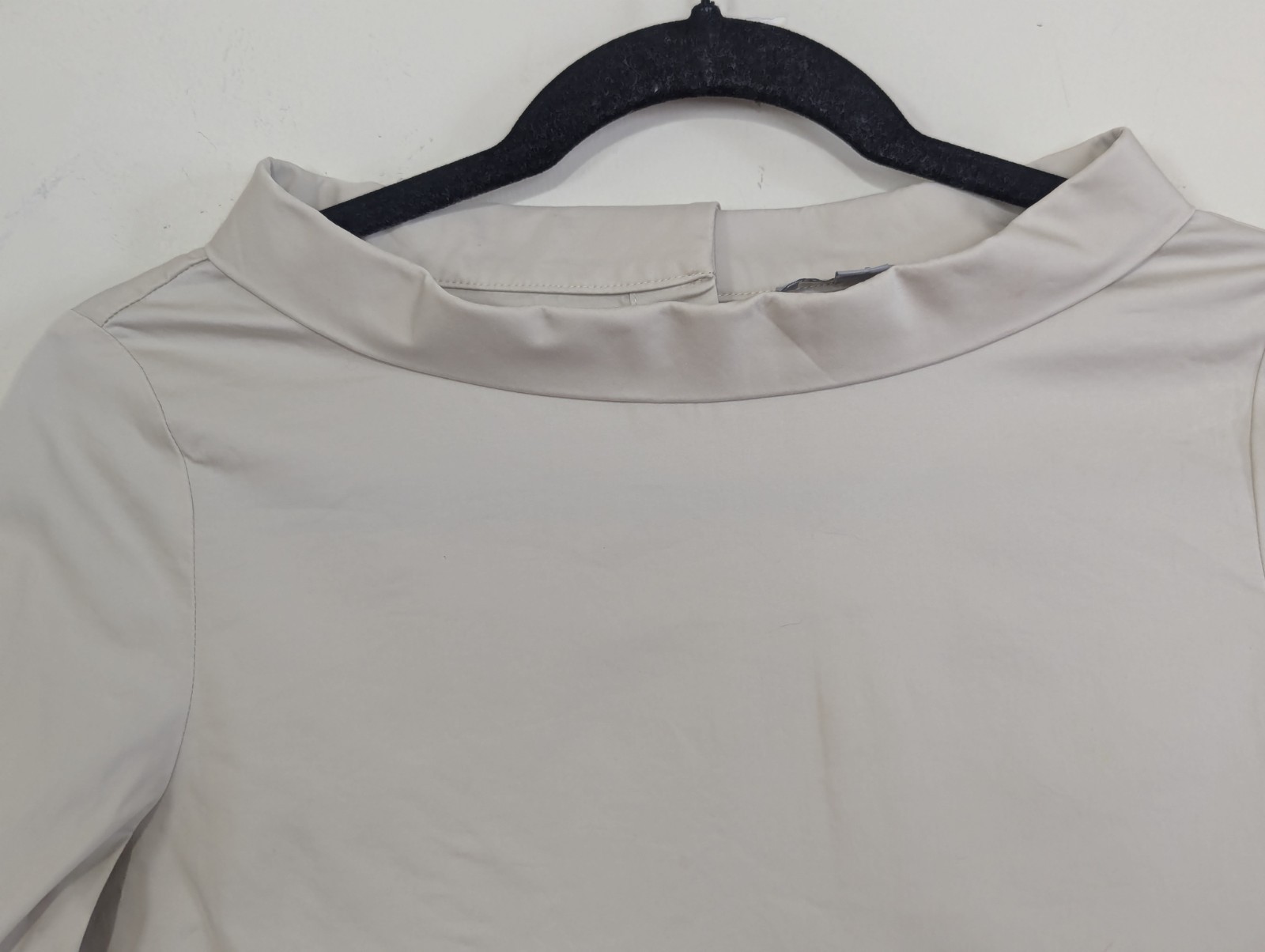 COS Women Minimalist Top Size 2 Cotton Back Button Structured Classic Old Money