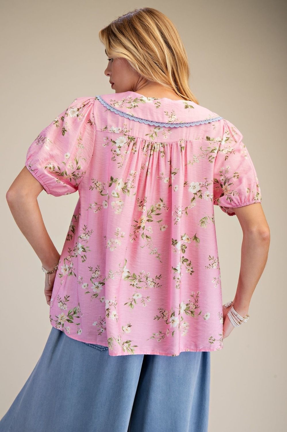 Easel Women’s Botanical Floral Pattern Lace Trim Top in Pink