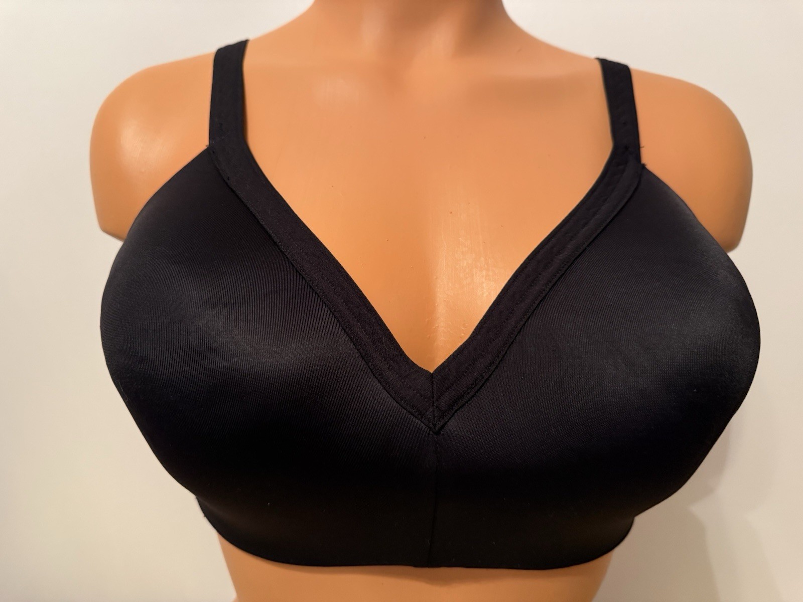 NWT Warners “Invisible” Wire Free Lightly Lined Bra TA4011 Black Size 40C