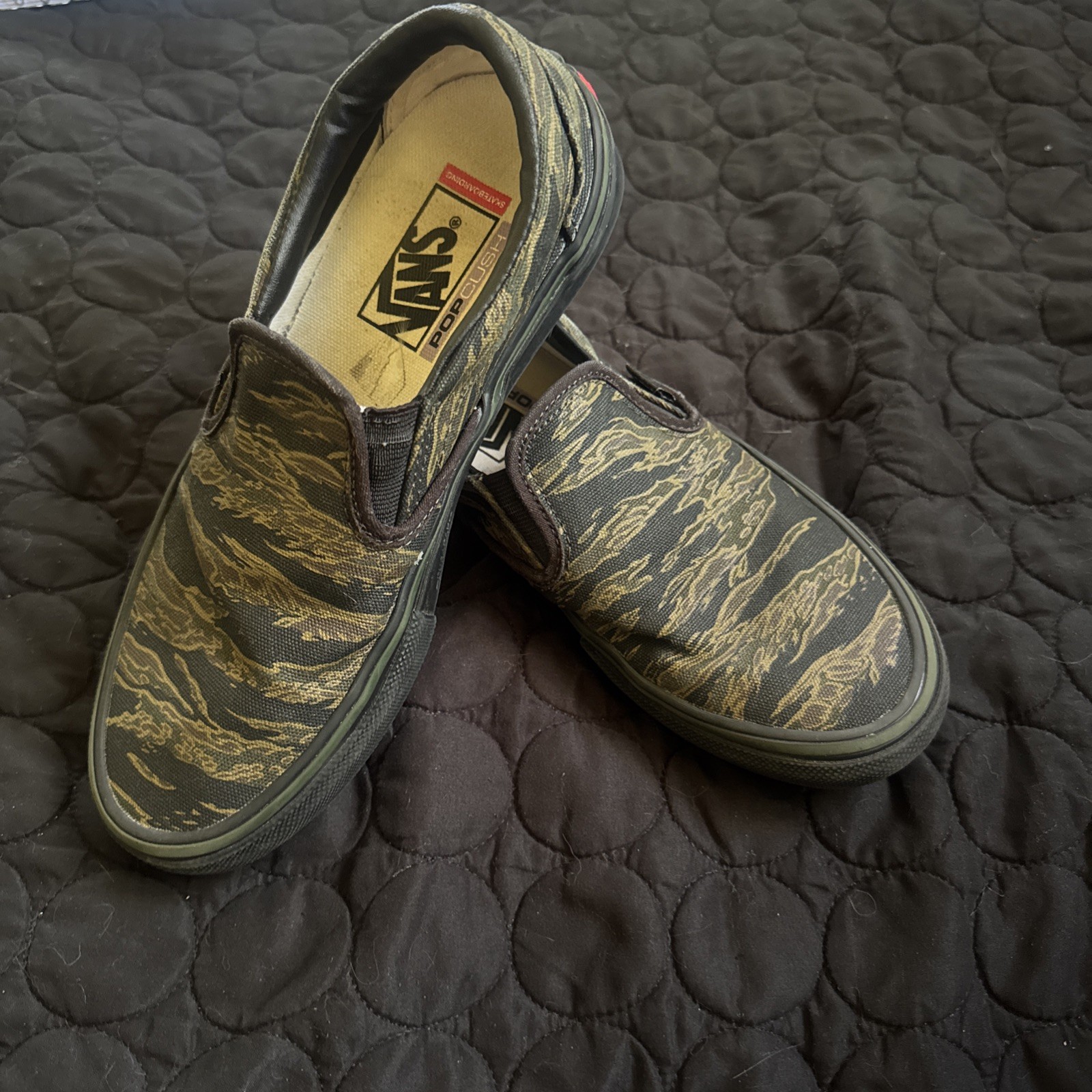MENS VANS SLIP ON TIGER CAMO SIZE 6.5 PROFESSIONAL SKATE SHOES