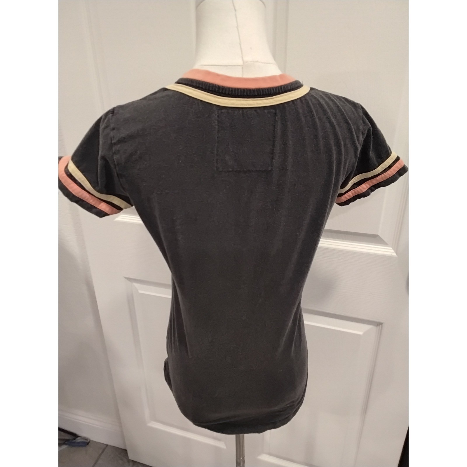 Red Jacket San Francisco Giants MLB V-Neck Ringer T-Shirt Charcoal Grey Orange L