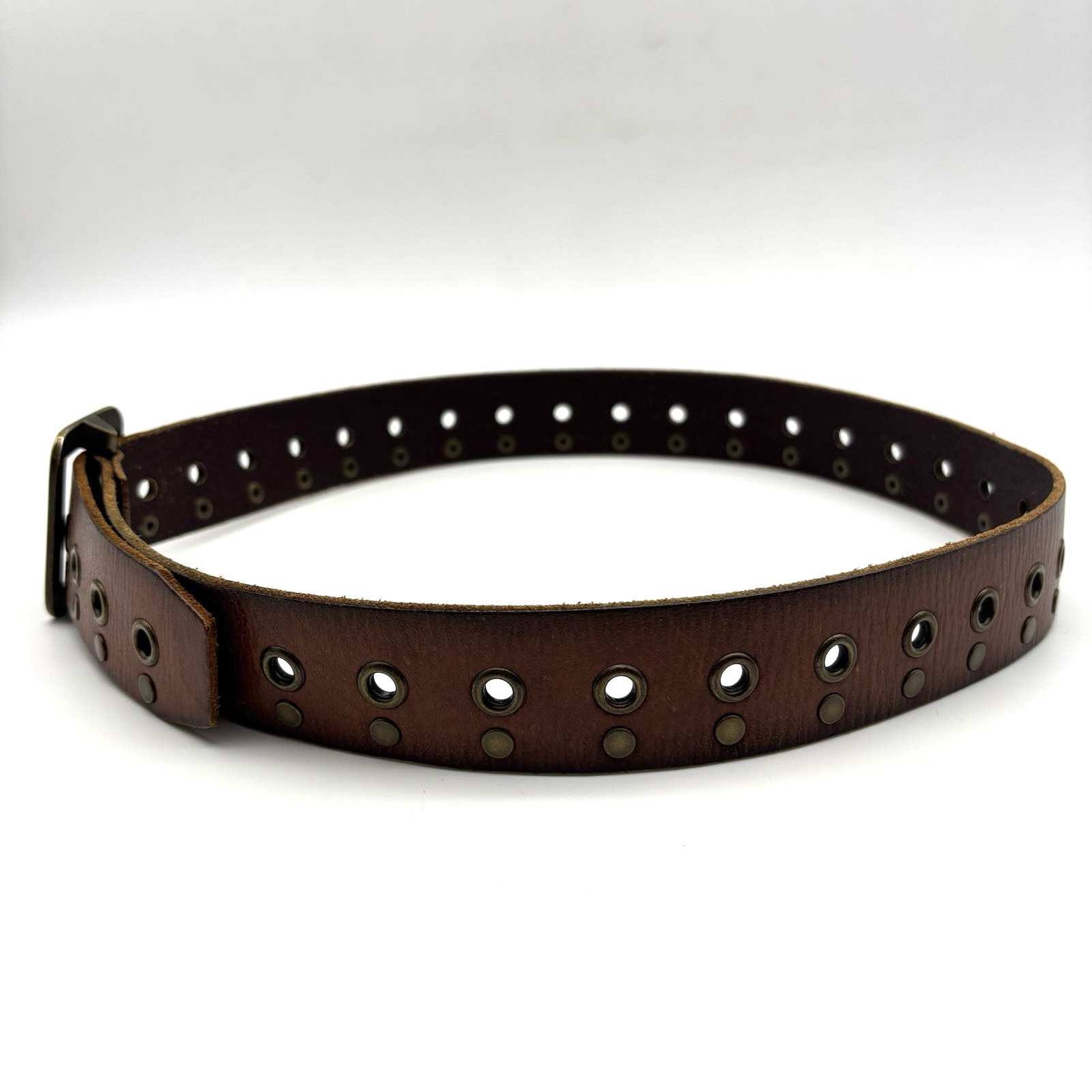 Vintage Y2K Levi’s 1582 Brown Antiqued Leather Studded Grommet Western Belt 34