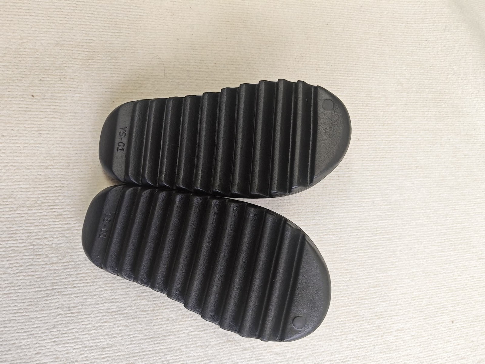 Yeezy Slide YZY YS-01 Black AUTHENTIC NEW With Dust Bag 100% Authentic 6-12M